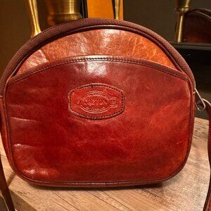 A beautifully made vintage Oroton genuine leather crossbody in rich cognac brown